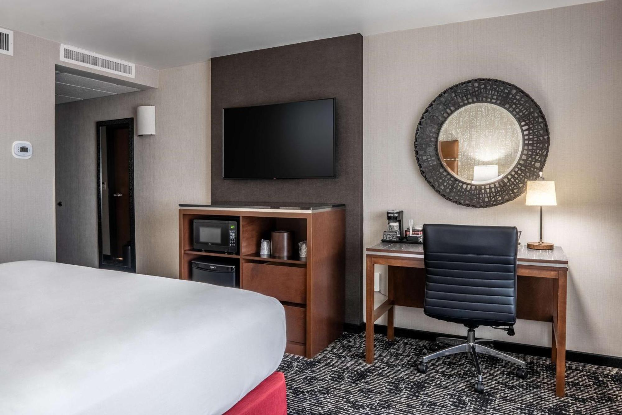 Drury Plaza Hotel College Station Exterior foto